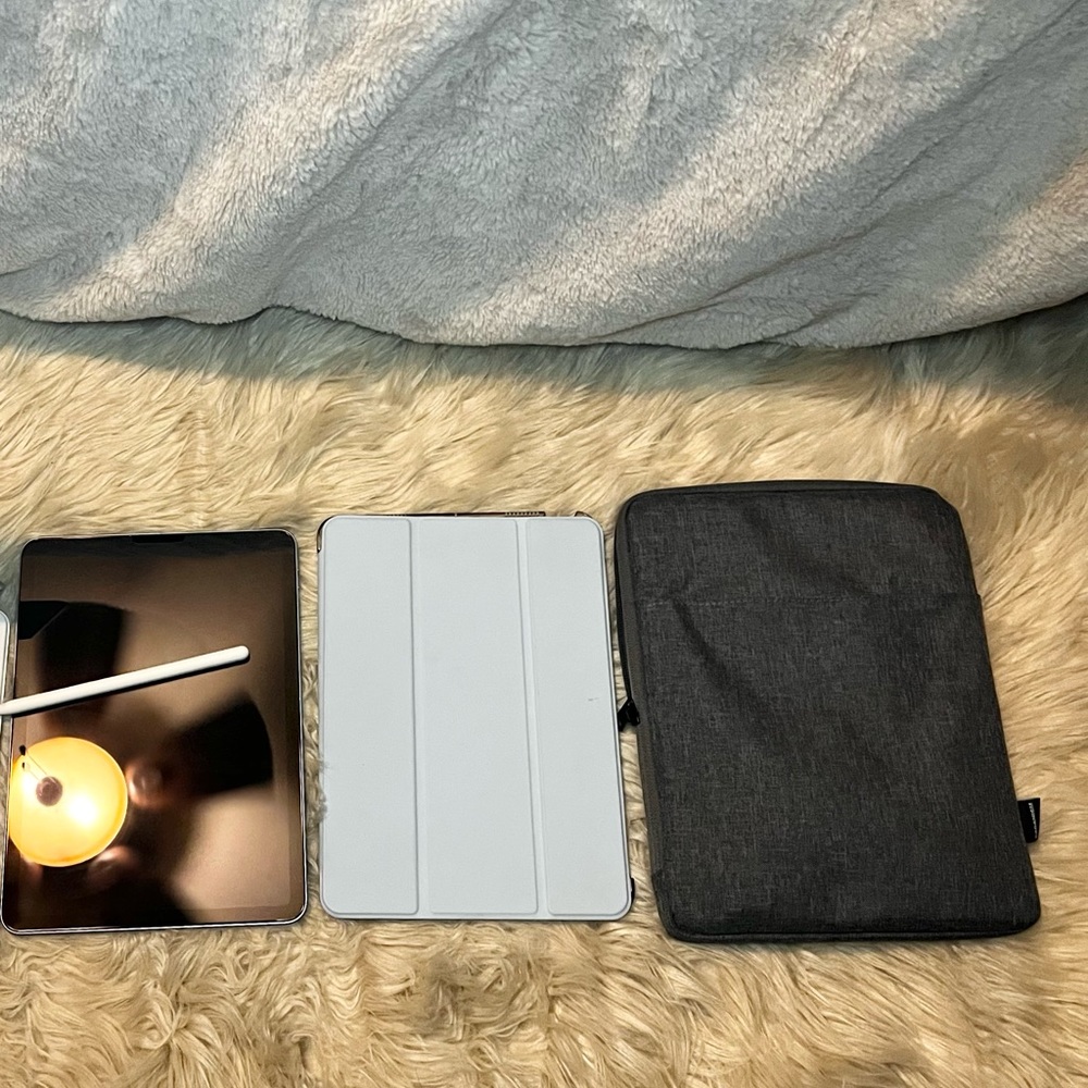 iPad Air Gen 4 (Blue) BUNDLE